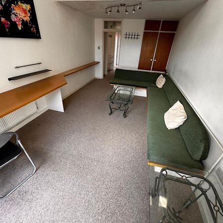 Two-Bedroom Flat Close To Uni & Shopping Center With Free Parking Κόβεντρι Εξωτερικό φωτογραφία