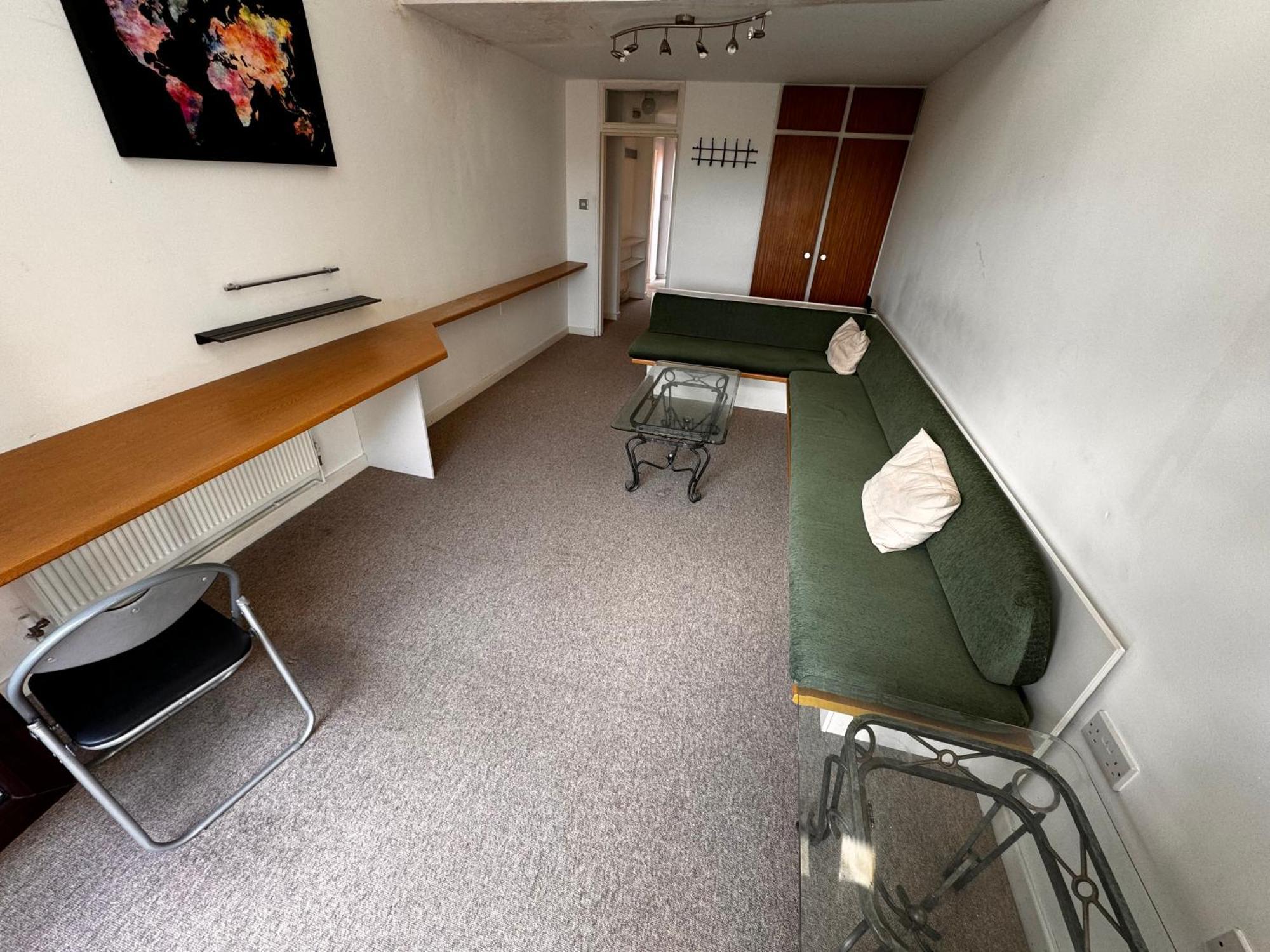 Two-Bedroom Flat Close To Uni & Shopping Center With Free Parking Κόβεντρι Εξωτερικό φωτογραφία